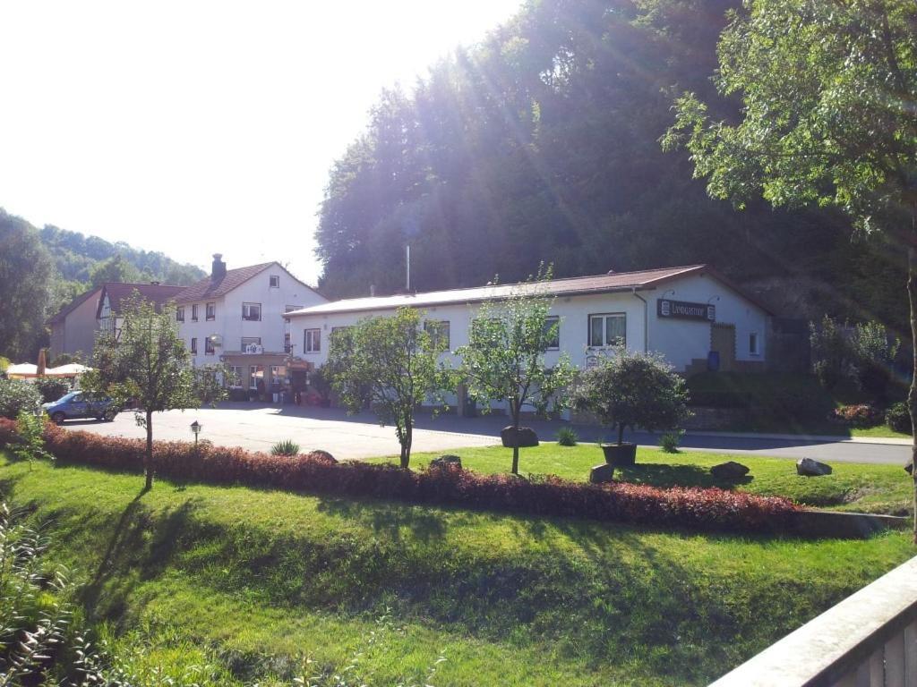 Hotel Landgasthof Zum Heiligenberg Sontra Exterior foto